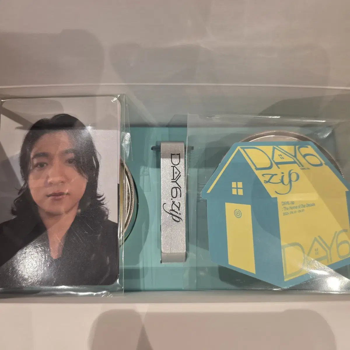 DAY6.zip DAY6 POPUP ポップアップ フルセット DAY6 | 데이식스 DAY6 pop up DAY6.zip pop-up store confetti